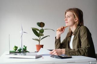 donna-che-lavora-per-progetti-ambientali